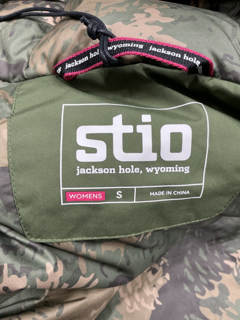 Stio Turnbolt down vest, NWT, S, Pine Forest green - Picture 13 of 13